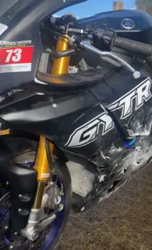 Race Yamaha R1 crash 2